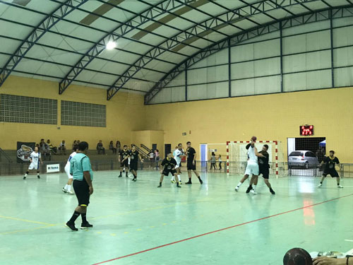 Divulgação - O time de Assis ganhou apertado por 22 x 21 contra Martinópolis