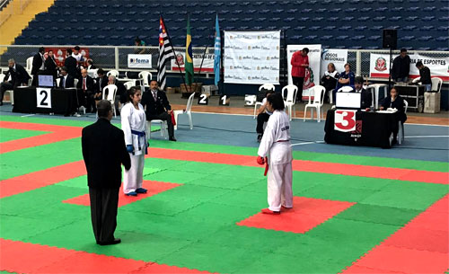 Divulgação - Karatecas também conquistaram medalhas no individual