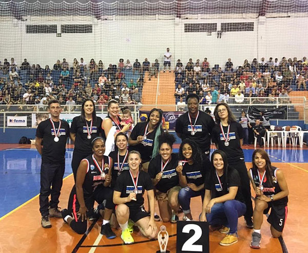 Divulgação - Equipe de basquete feminino de Assis conquistou a prata nos Jogos Regionais
