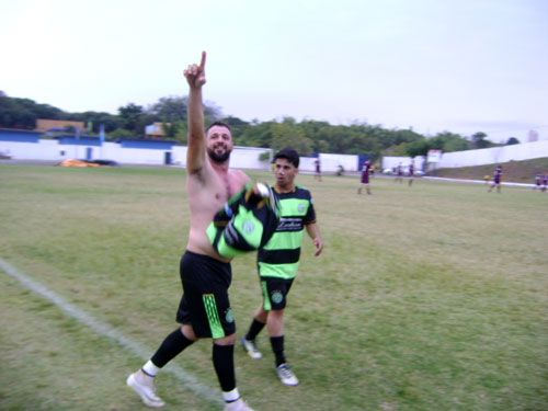 Divulgação - Rafael Men comemora os gols da vitória do Guarani