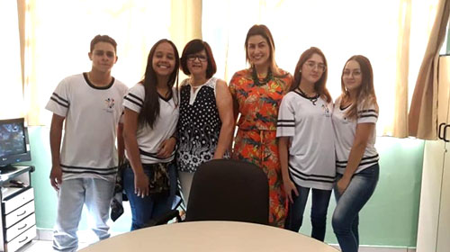 Divulgação - Alunos e equipe da Escola José dos Santos Almeida, de Cândido Mota, participam da 6ª edição da Olimpíada de Língua Portuguesa