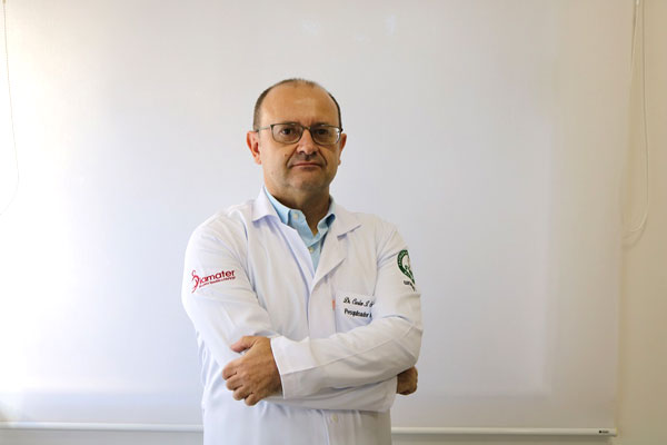 AssisCity - Dr. Carlos Izaías Sartorão Filho é especialista em Ginecologia e Obstetrícia, Mestre e Doutorando pela UNESP e Professor de Medicina da FEMA