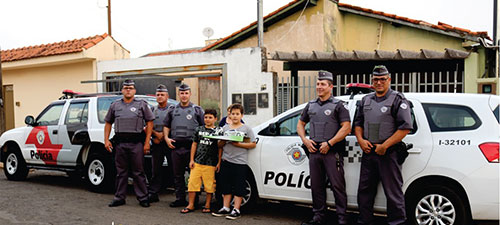 divulgação - Vitor foi surpreendido com a chegada dos policiais