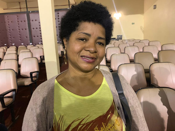AssisCity - Maria Brígida Costa viveu a experiência de assistir à uma peça de teatro pela primeira vez aos 49 anos