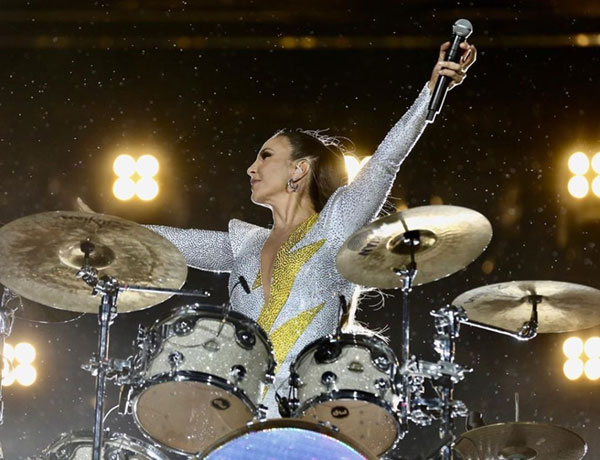 Divulgação Rock in Rio - Ivete Sangalo surpreendeu o público do Rock in Rio ao tocar bateria durante sua apresentação