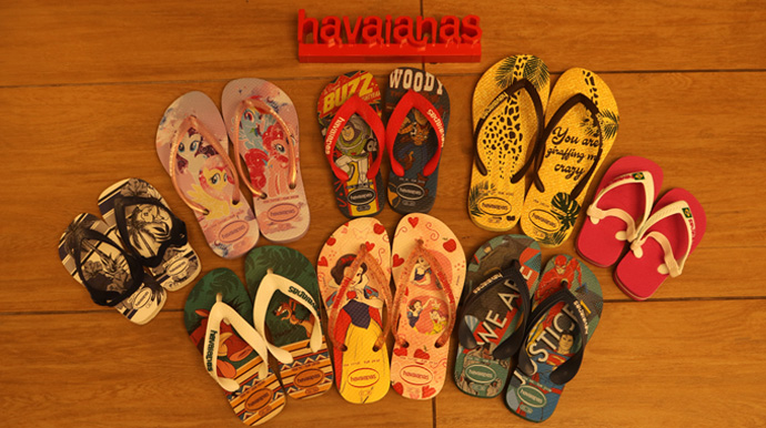 A linha Havaianas Kids possui várias opções de chinelos e sandálias para meninos, meninas e bebês