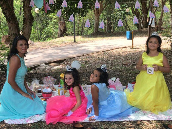 divulgação - As meninas participaram de uma sessão de fotos no Parque Buracão