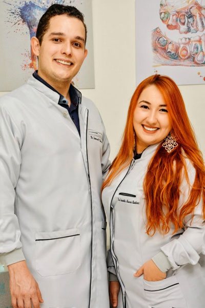 Divulgação - Dentistas Emerson C. Queiroz e Samantha Moura Queiroz