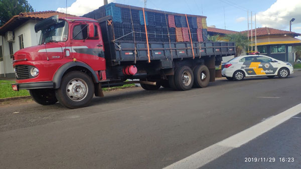 Polícia Militar Rodoviária - Divulgação - A droga estava no compartimento de carga do caminhão, entre caixas de plástico