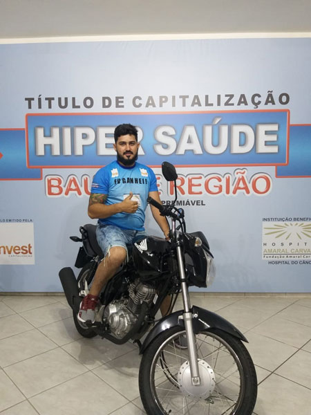 Divulgação - Walter Rosa da Silva Sobrinho é de Cândido Mota e ganhou uma das motos 0 quilômetro