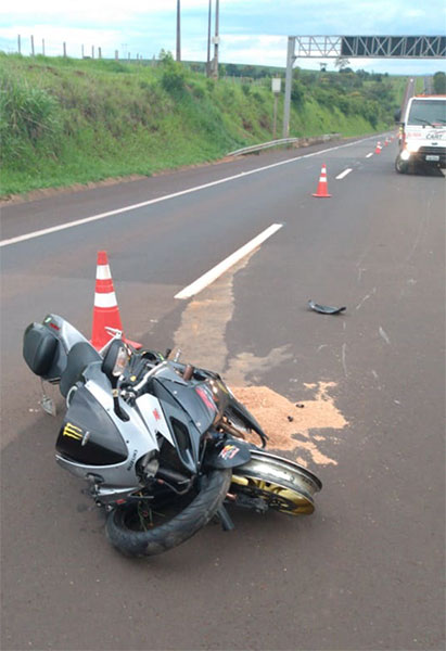 Divulgação - Motociclista foi socorrido em estado grave após acidente neste domingo, 12 de janeiro