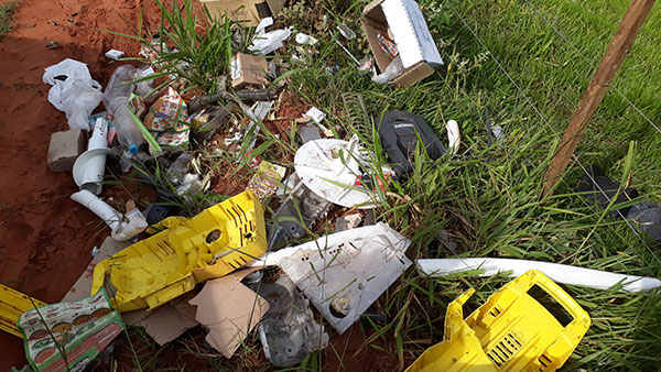 Divulgação - Foi lavrada a notificação para que o morador retire o lixo do local e o encaminhe para o lugar correto de descarte