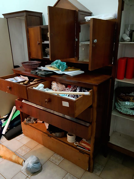 Divulgação - Ladrões também furtaram uma máquina de lavar de pressão e destruíram alguns móveis