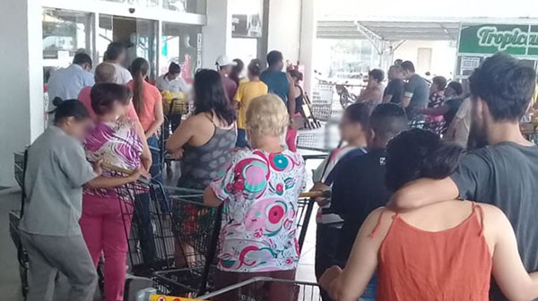 Divulgação - Aglomeração em fila de supermercado de Assis gera preocupação durante pandemia