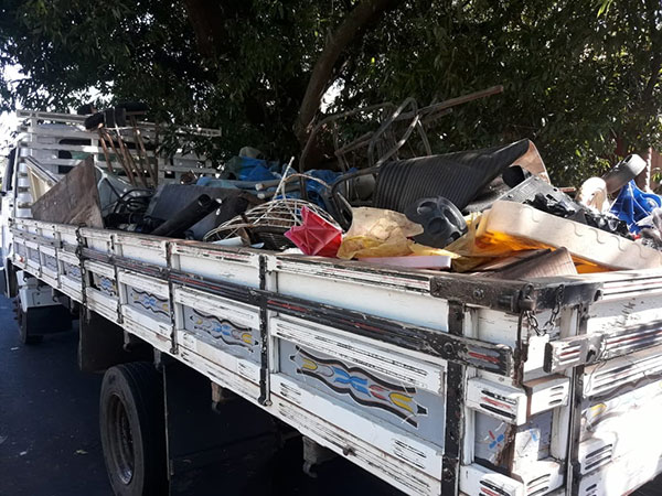 Divulgação - Foram tirados 4 caminhões e 8 pick-ups de lixo da casa
