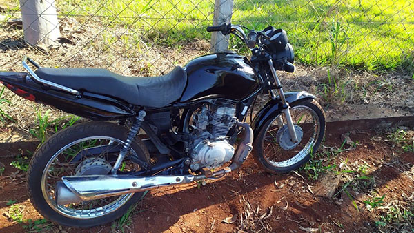 Divulgação PM - Polícia recupera moto roubada em Cândido Mota - Foto: Divulgação PM