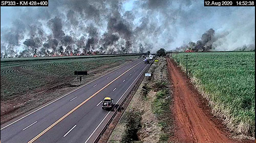 Foto: Cedida - Fumaça prejudica motoristas que trafegam na Rodovia Miguel Jubran