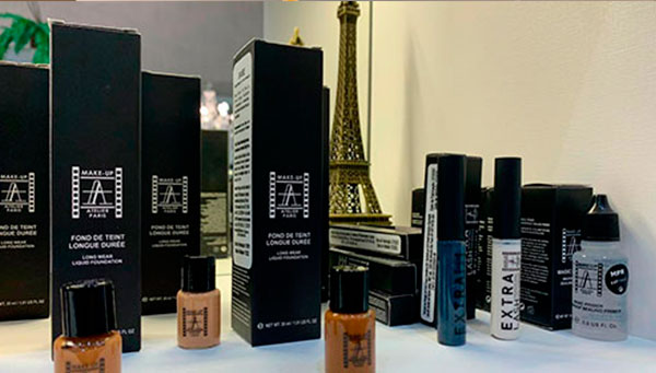 Divulgação - Dama oferece linha profissional de maquiagem como a marca Atelier Paris