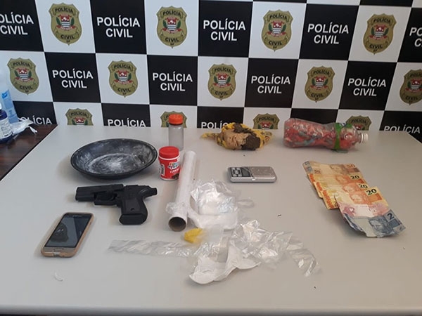 Divulgação Polícia Civil - Polícia apreendeu drogas, caça-níqueis e mais de R$ 7 mil em operação no centro-oeste paulista