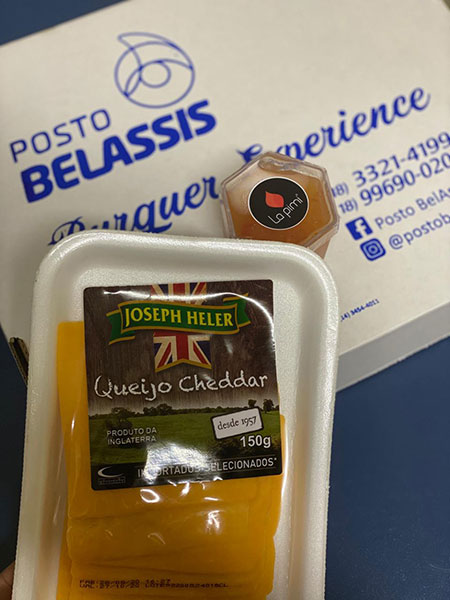 divulgação - Acompanham o kit o verdadeiro queijo cheddar inglês, importado da Inglaterra