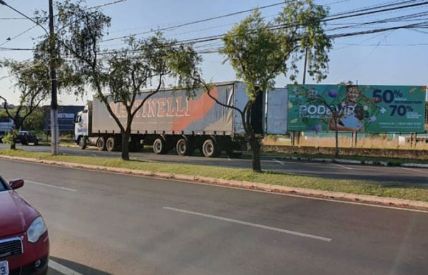 Laperuta Jr/ Passando a Régua - O caminhão e o motorista foram encontrados na Rodovia Transbrasiliana em São Pedro do Turvo