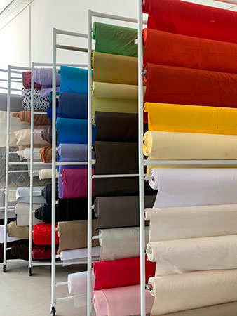 Divulgação - Brim com 15% de desconto, para roupas, uniformes, capa de sofá, capa de passar roupa e jalecos