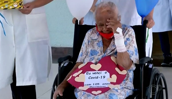 divulgação - Dentre os pacientes que tiveram alta está a Dona Massu, de 105 anos: emoção