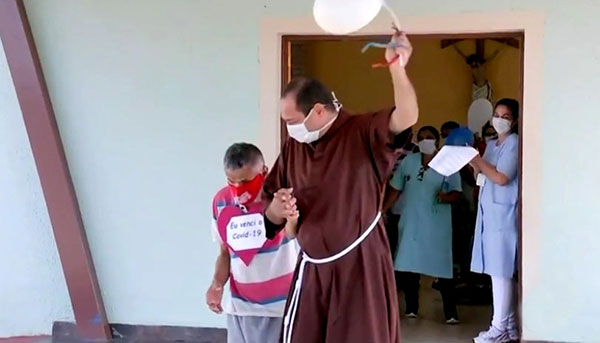 divulgação - Idosos infectados pela Covid em casa de repouso têm alta hospitalar em Pirajuí ? Foto: TV TEM/Reprodução