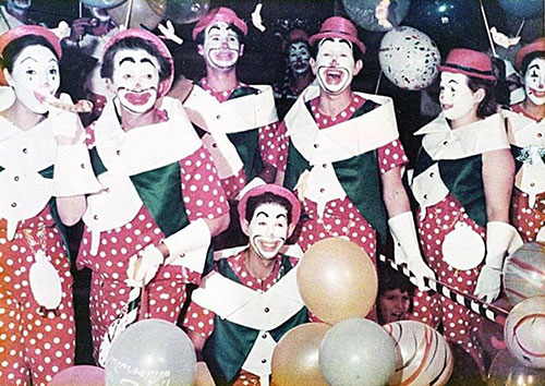 divulgação - Foliões fantasiados para noite de carnaval no Clube Recreativo - Foto: Grupo Memória Fotográfica Assis