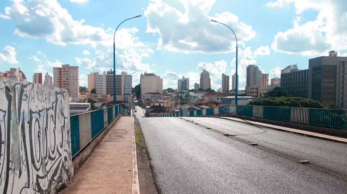 Divulgação - Viaduto em Araraquara durante decreto que impõe medidas restritivas ? Foto: Ana Marin/G1