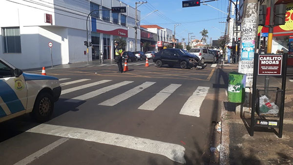 divulgação - Acidente ocorreu em cruzamento da Avenida Rui Barbosa
