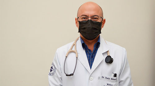 Divulgação - Médico infectologista Dr. Paulo Eduardo Freitas queria exercer a profissão desde criança