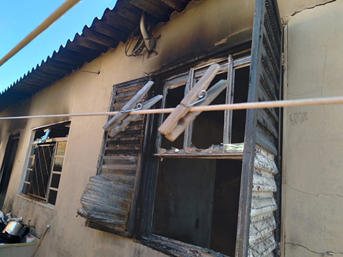 Divulgação - Motorista de aplicativo tem casa destruída por incêndio e pede ajuda para reconstruí-la / Imagens: Arquivo Pessoal Fabiano