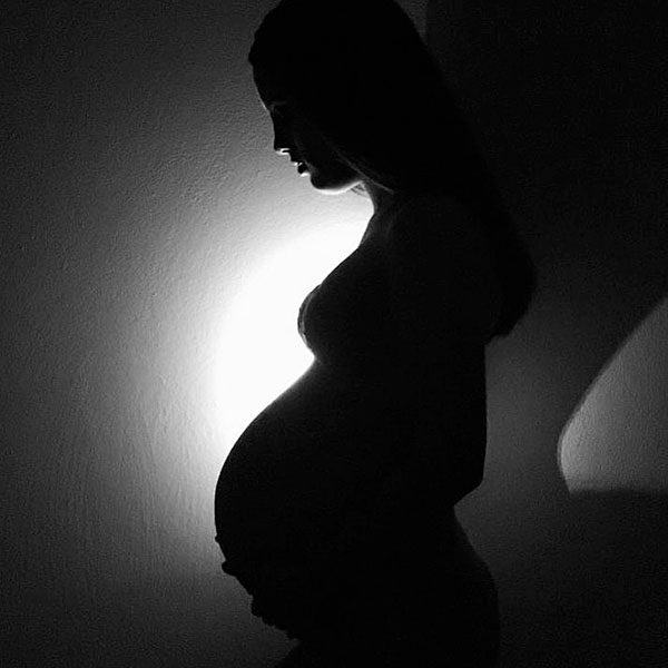 Divulgação - Segundo a família a parturiente desmaiou três vezes na mesa de parto - Foto: Reprodução Facebook