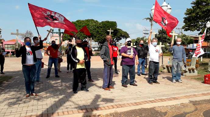 Divulgação - Sindicalistas se reuniram na praça da Catedral de Assis