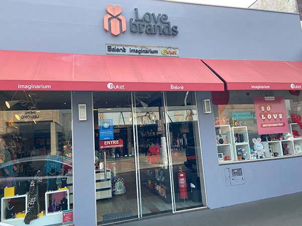 Love Brands fica localizada na Rua Floriano Peixoto, 610, no Centro de Assis
