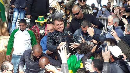 Emerson Sanchez/TV Fronteira - Após o passeio de moto, Bolsonaro participou de um ato em defesa do voto auditável no Parque do Povo, em Presidente Prudente — Foto: Emerson Sanchez/TV Fronteira