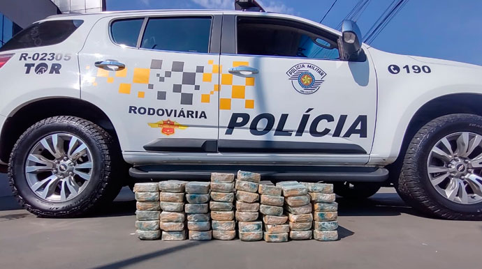 Divulgação - Polícia Rodoviária apreende 50 tabletes de Crack na Rodovia Raposo Tavares em Maracaí -  Foto: Divulgação Polícia Rodoviária