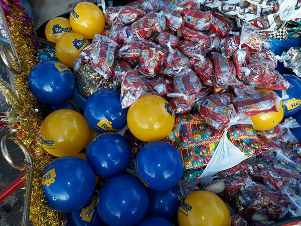 Divulgação - Equipe arrecada brinquedos e doces para distribuir para crianças assisenses - Foto: Divulgação
