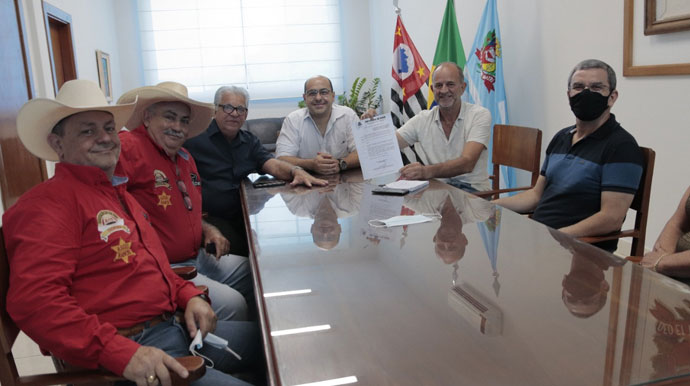 Divulgação - Reunião na Prefeitura Municipal de Assis - Foto: Divulgação