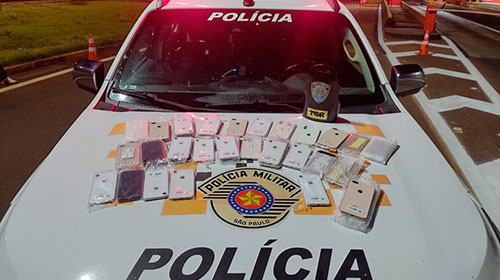 Divulgação - 36 aparelhos celulares da marca Iphone foram apreendidos - Foto: Polícia Rodoviária