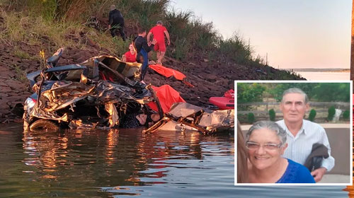 Divulgação - Carro foi retirado destruído do Rio Paranapanema; casal de idosos morreu no acidente — Foto: Arquivo pessoal
