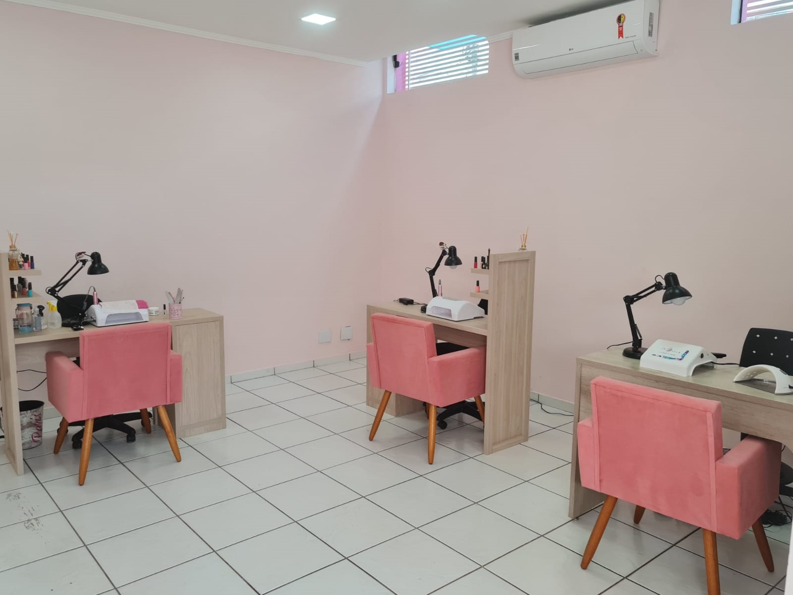 Divulgação - Local oferece serviços de manicure e pedicure sem horário marcado - Foto: Divulgação
