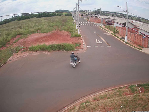 Divulgação - Moto na contramão - Foto: Departamento Municipal de Trânsito de Assis.