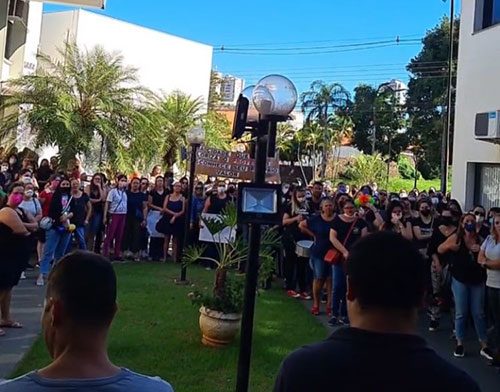 Divulgação - Protestos na Câmara Municipal de Assis - Foto: Reprodução/Douglas Azevedo