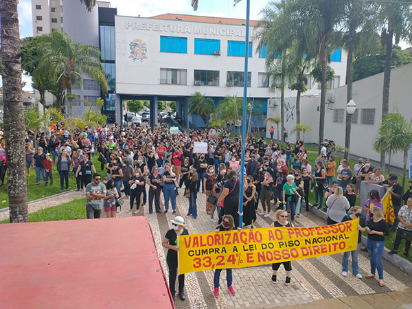 Divulgação - Grevistas participaram de assembleia na Prefeitura de Assis - Foto: Divulgação/Arquivo Pessoal