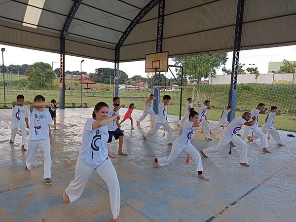 Divulgação - Equipe Comunidade Capoeira treinando - Foto: Divulgação/Arquivo Pessoal