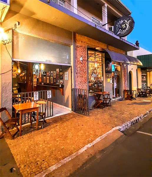 O Urso Rock Bar fica localizado na Rua JV da Cunha e Silva, 334, no Centro de Assis