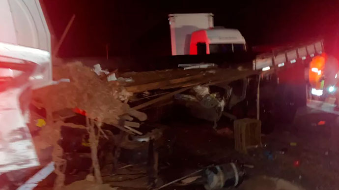 Divulgação - Motorista de ônibus morre e nove pessoas ficam feridas em batida com caminhão entre Salto Grande e Ibirarema — Foto: Arquivo Pessoal