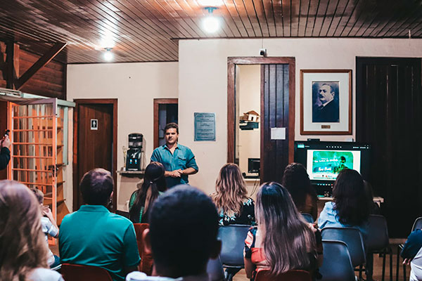Divulgação - Felipe Barchi recebeu o público na Casa de Taipa em Assis - Foto: Divulgação